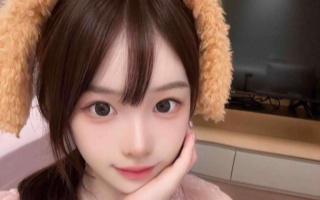 你的眼睛里有星辰大海，看一眼就让我沉溺一生